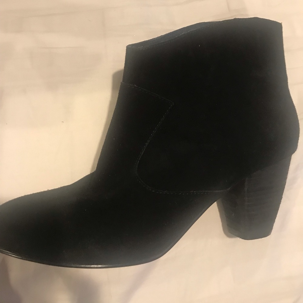 Ecote Black suede booties - Size 9